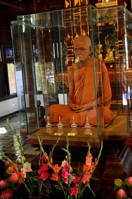 Wat Chedi Luang monk