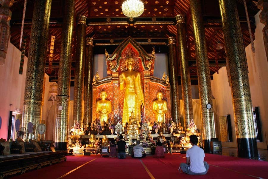 Wat Chedi Luang inside