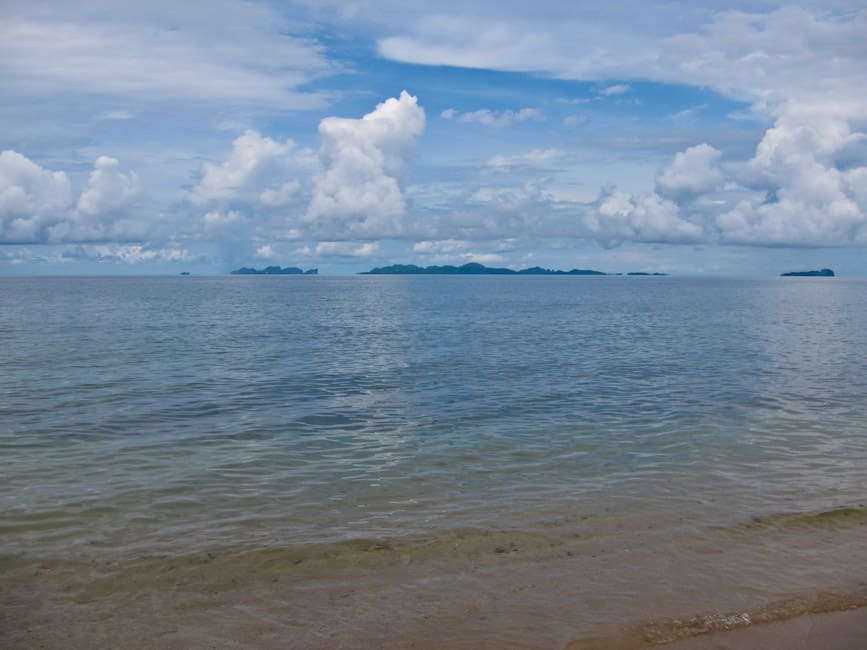 Ting Rai Bay beach