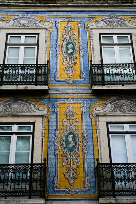 Azulejos in Lisbon 9