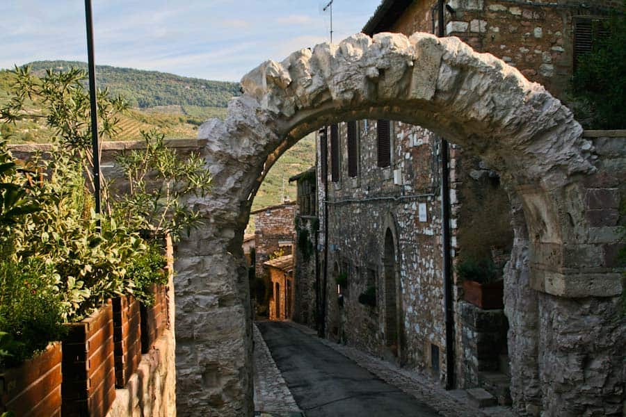 Cappuccini Roman gate, Spello