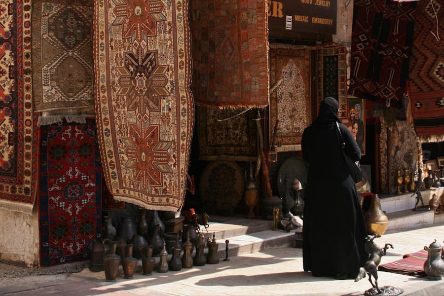 Jordanian woman in traditional dress