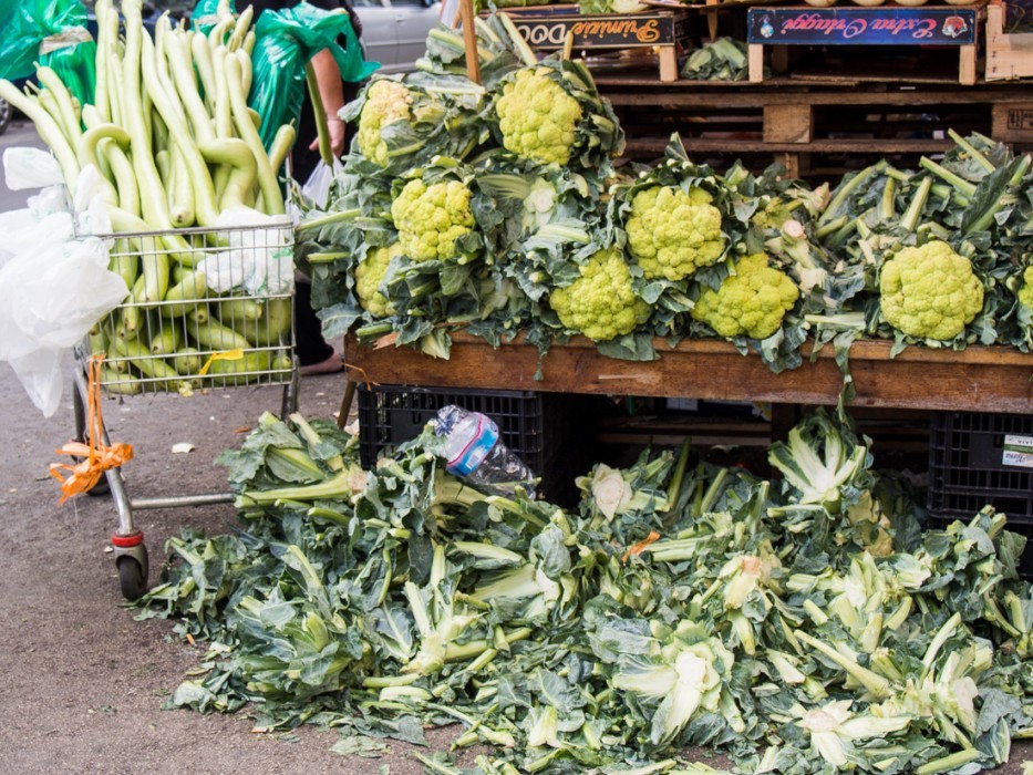 Long cucuzza and green cauliflower, Ballaro market