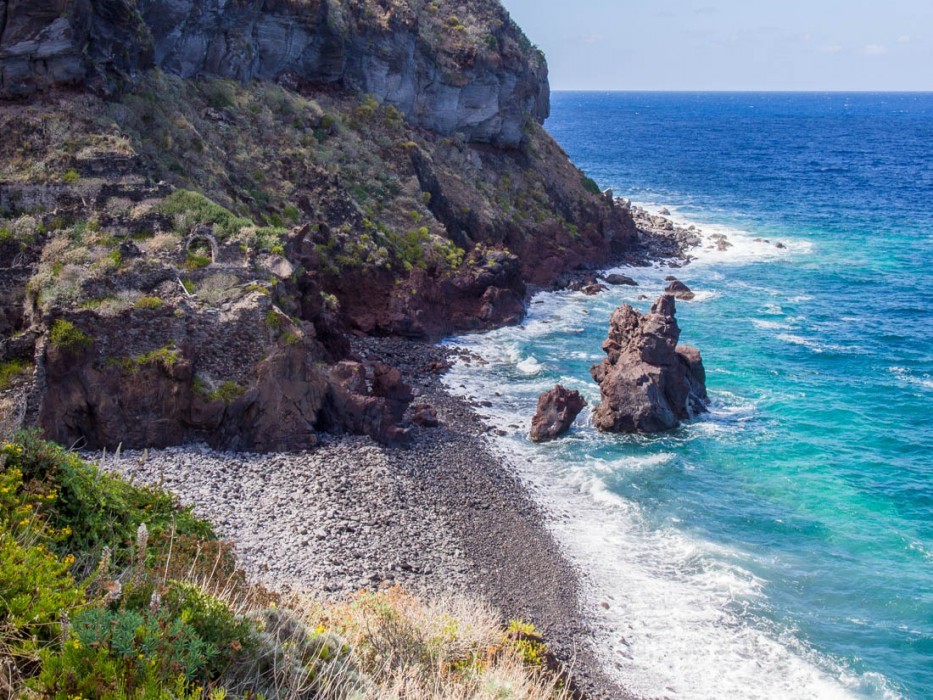 Malfa beach, Salina