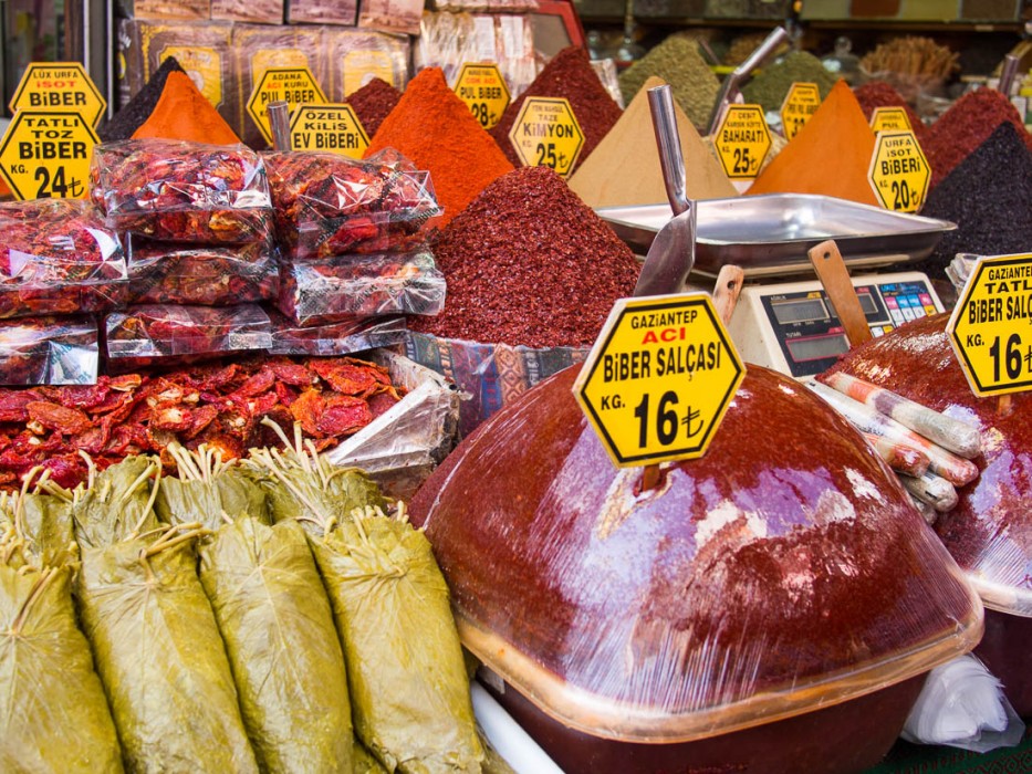 Vegetarian food in Turkey: self cater at the markets