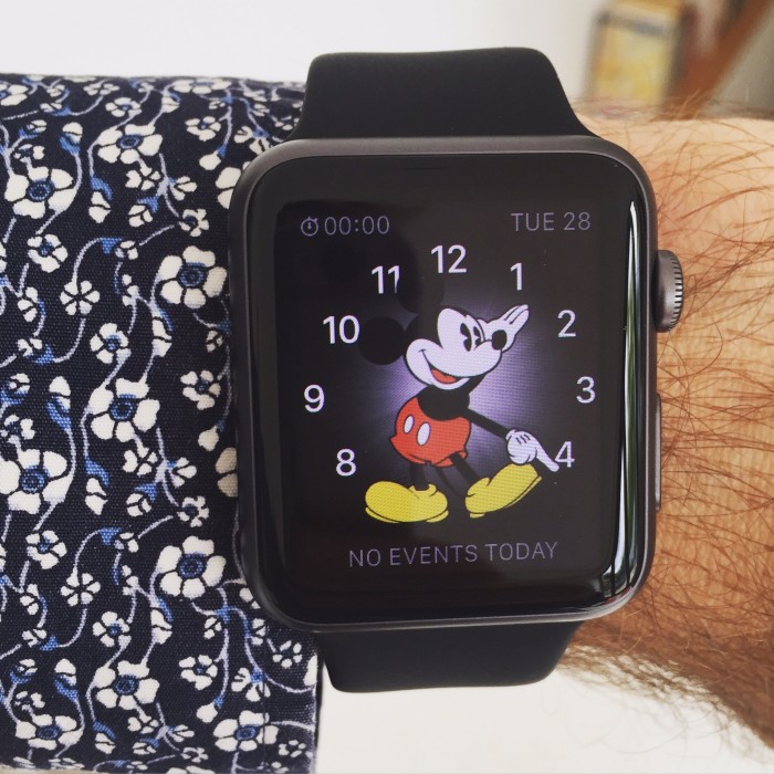 Picture of Simon's wrist wearing the Apple Watch