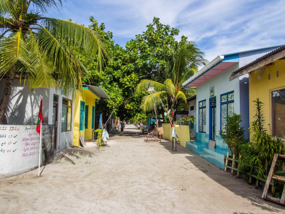 The "main road" on Fulidhoo