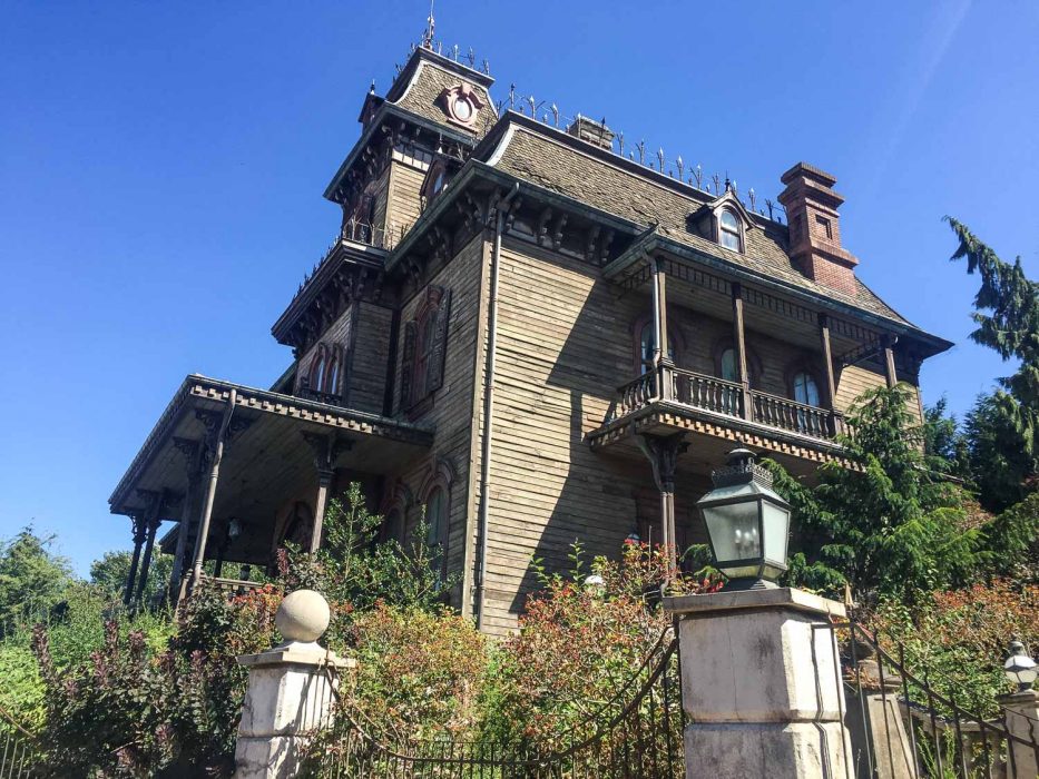 Phantom Manor at Disneyland Paris - itinerary for adults