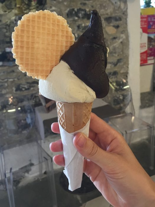Varenna restaurants: the best gelato at La Passarella
