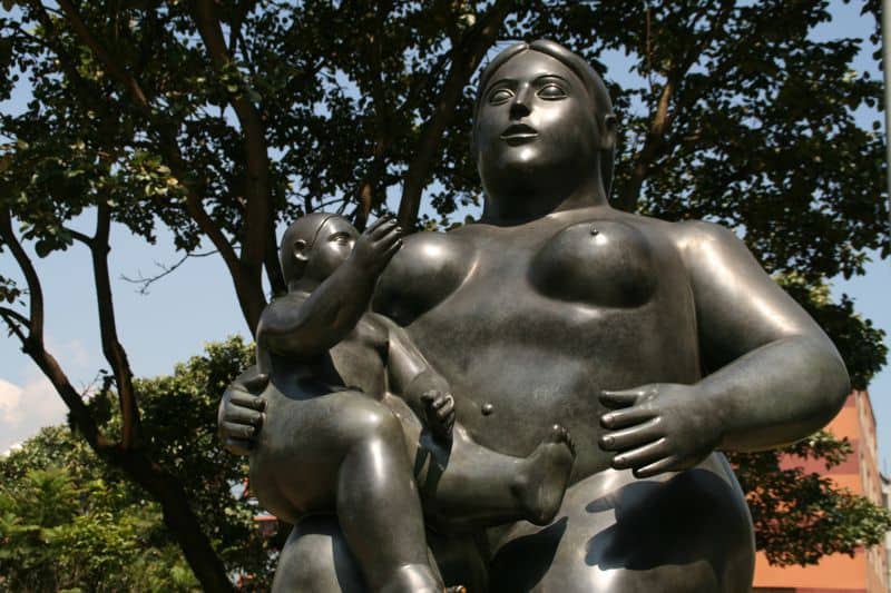 Nude in women in Medellín