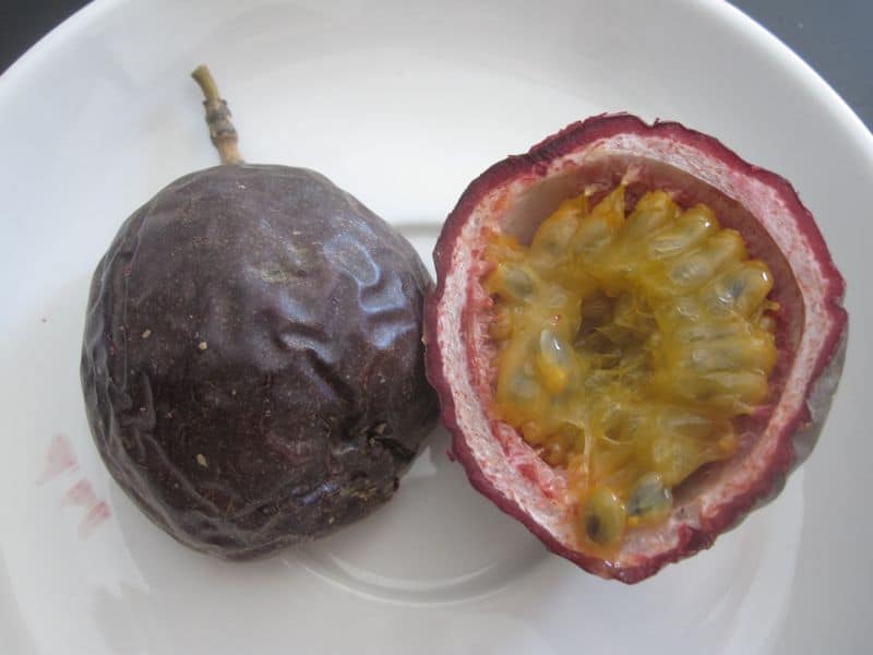 gulupa_purple_passionfruit