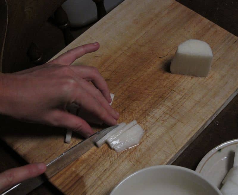 Slicing Nagaimo Yam