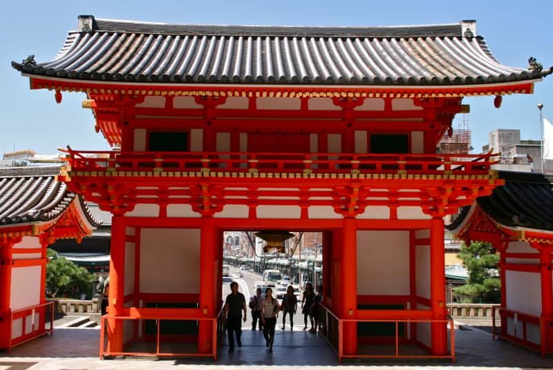 Yasaka jinja torii gate, Kyoto