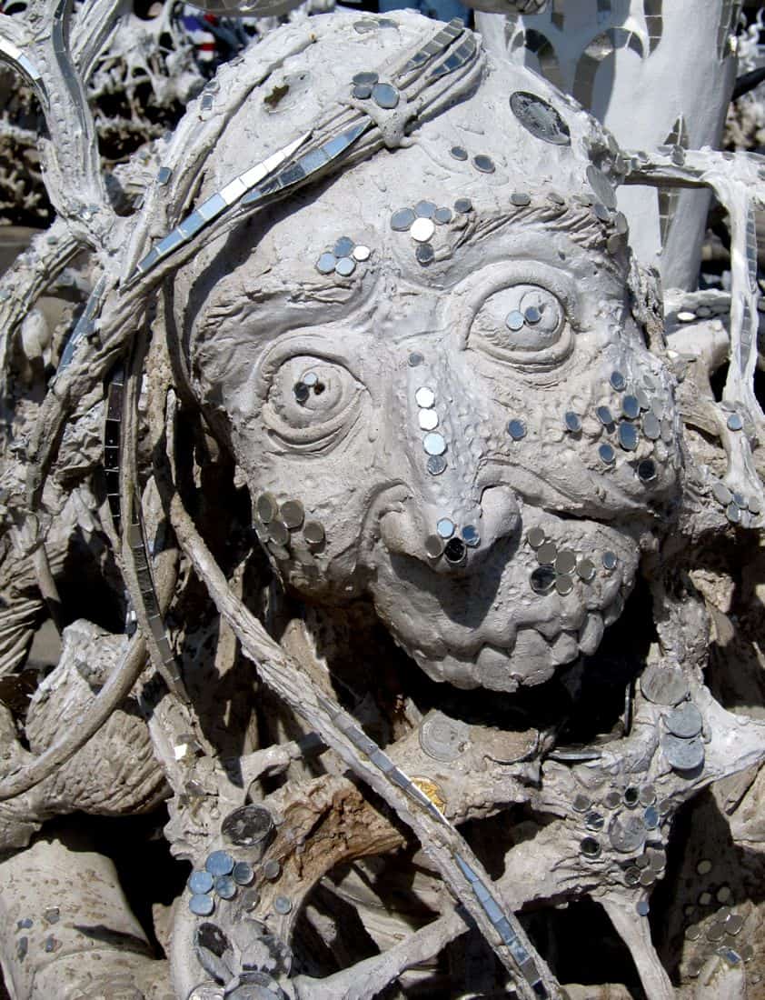 Woman, pit of hell, White Temple