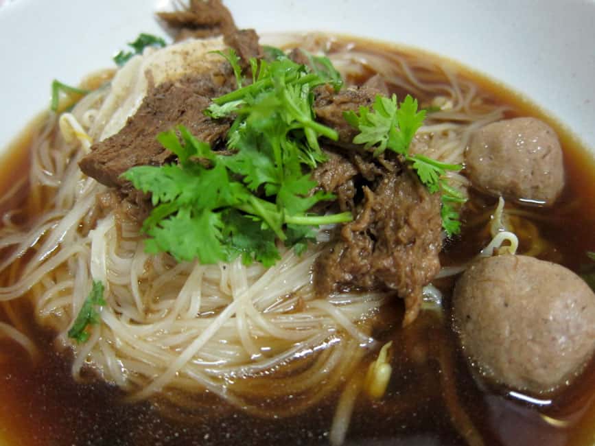 Fake meat noodle soup at Ming Kwon