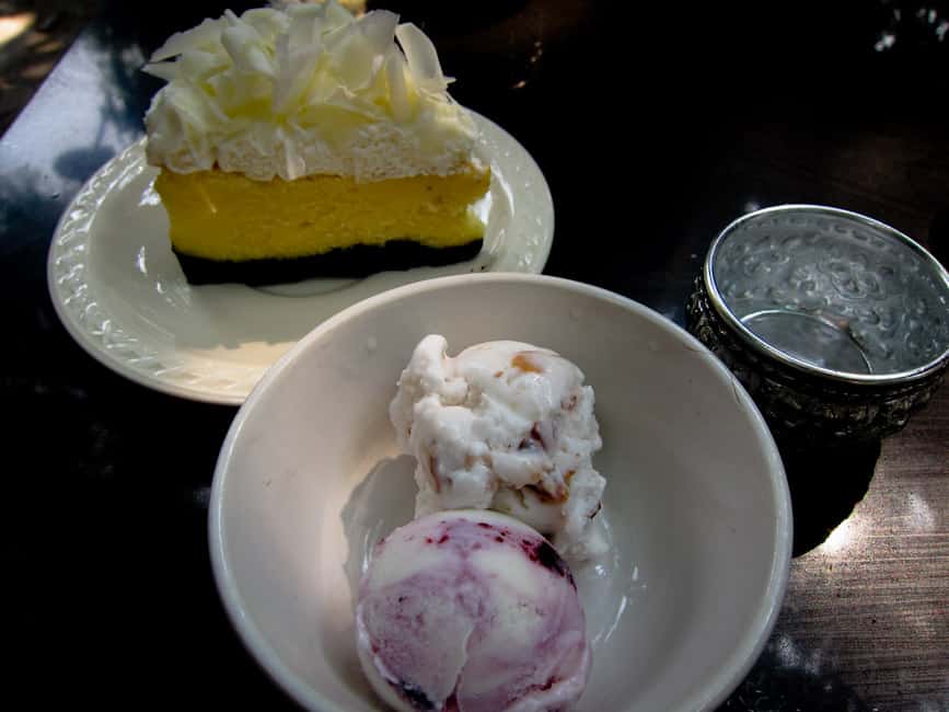 iberry white chocolate cheesecake and ice cream