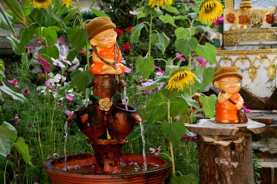 Wat Doi Suthep monk statues