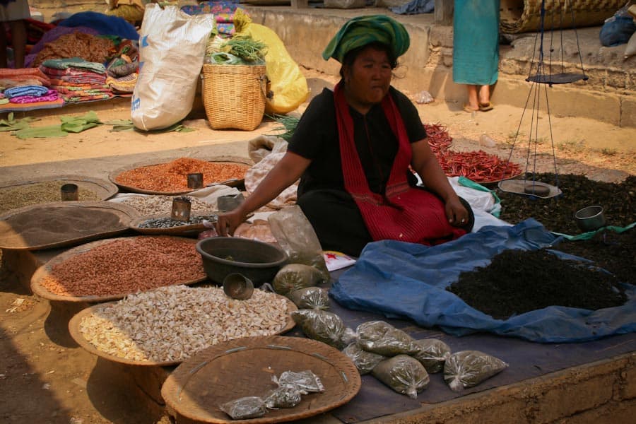 Kaung Daing market, Inle Lake