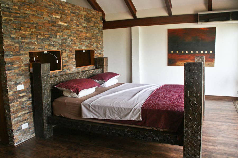 Master bedroom Master bedroom