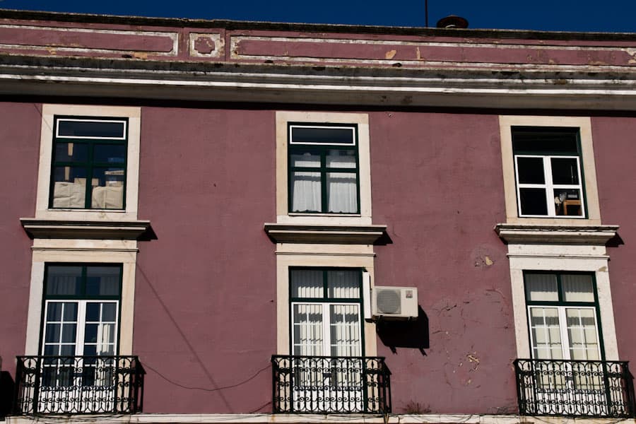 Purple House, Alfama