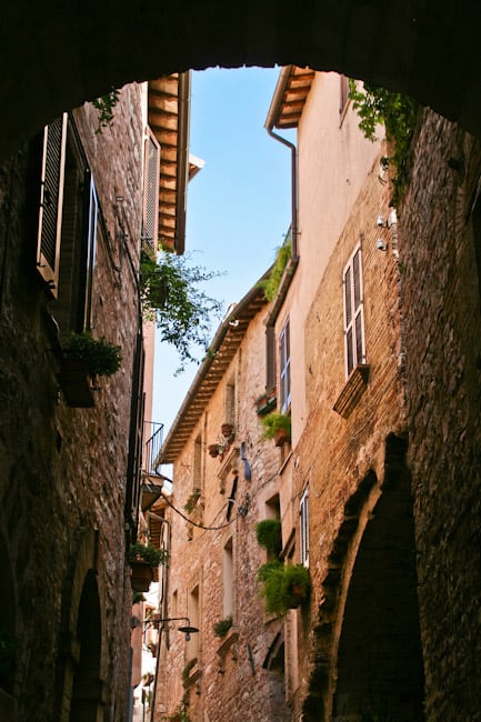 Spello archway 1