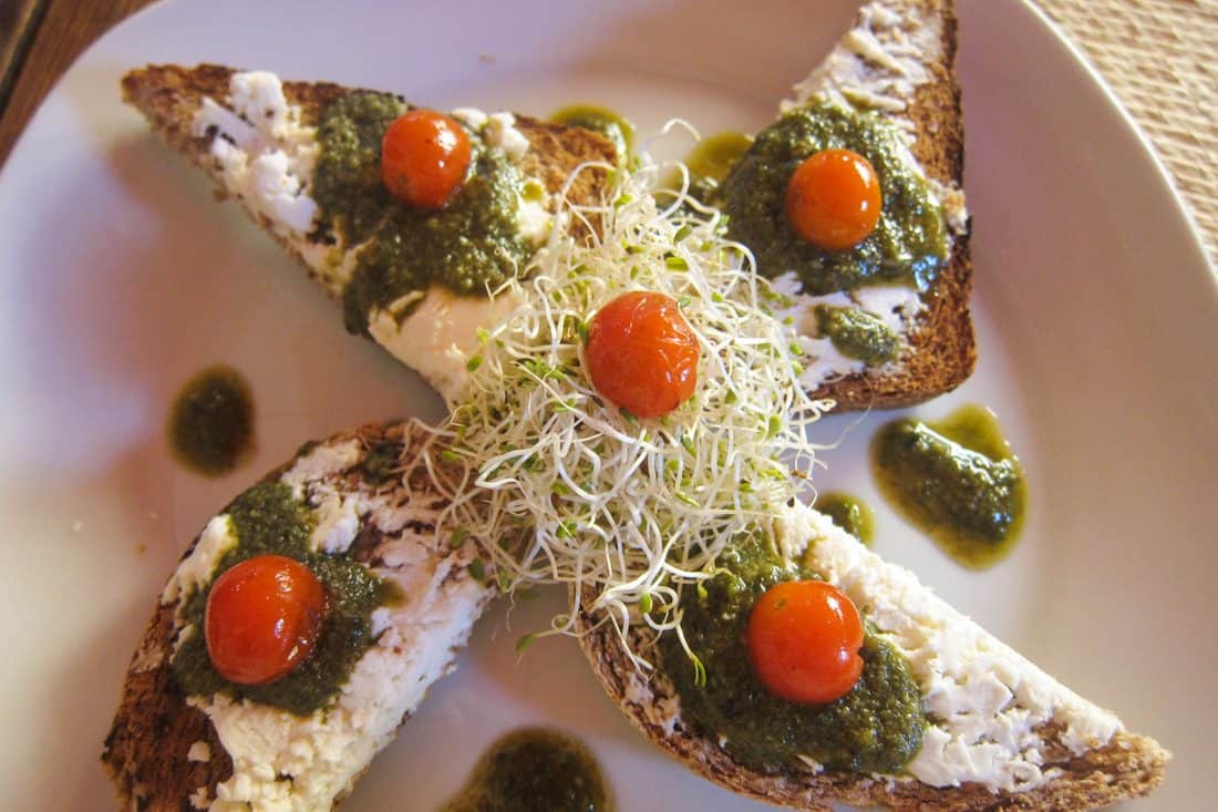 Goats cheese and pesto bruschetta, Bistro Organico, San Pancho