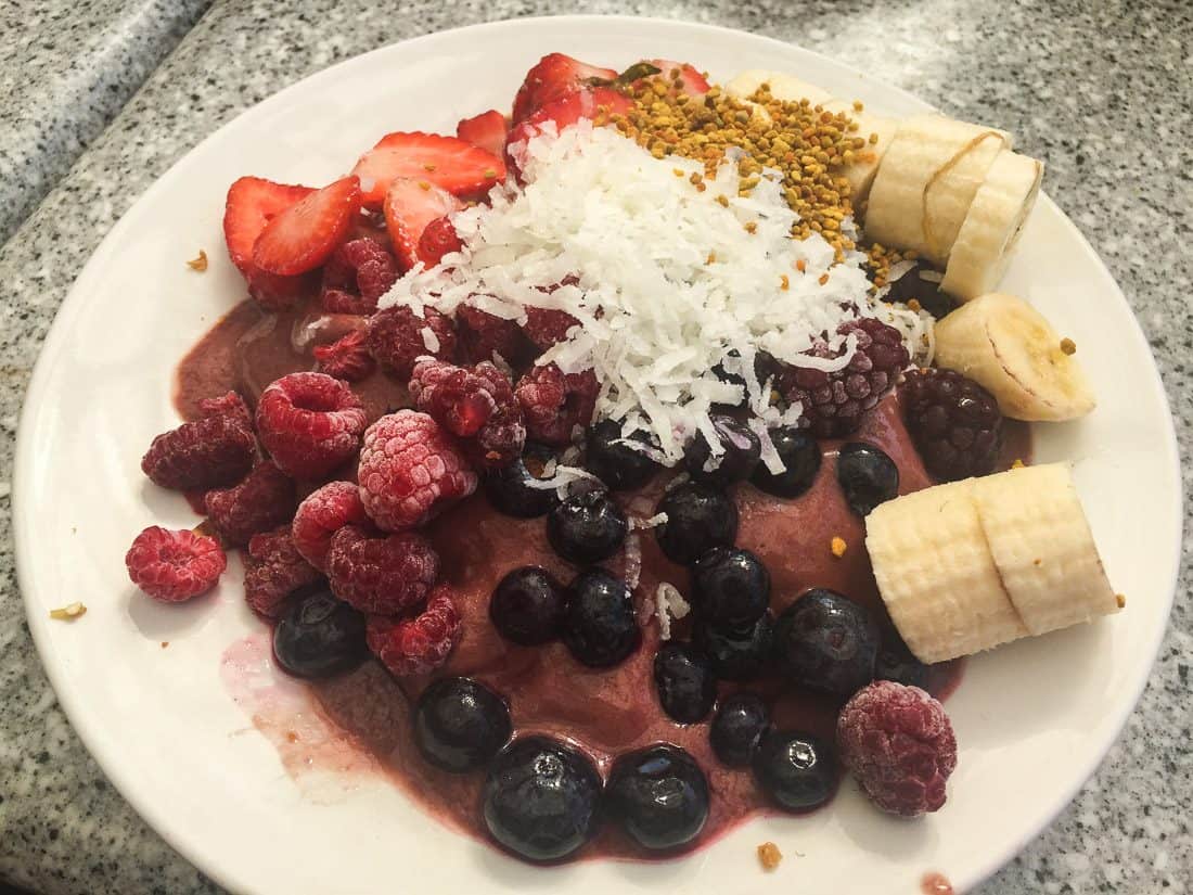 Vegan San Diego: Açai bowl at Swamis