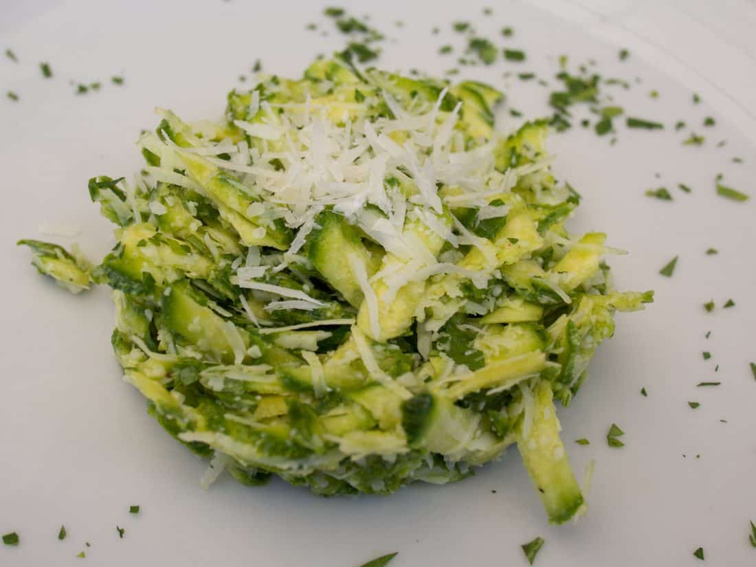 Raw zucchini with lemon oil