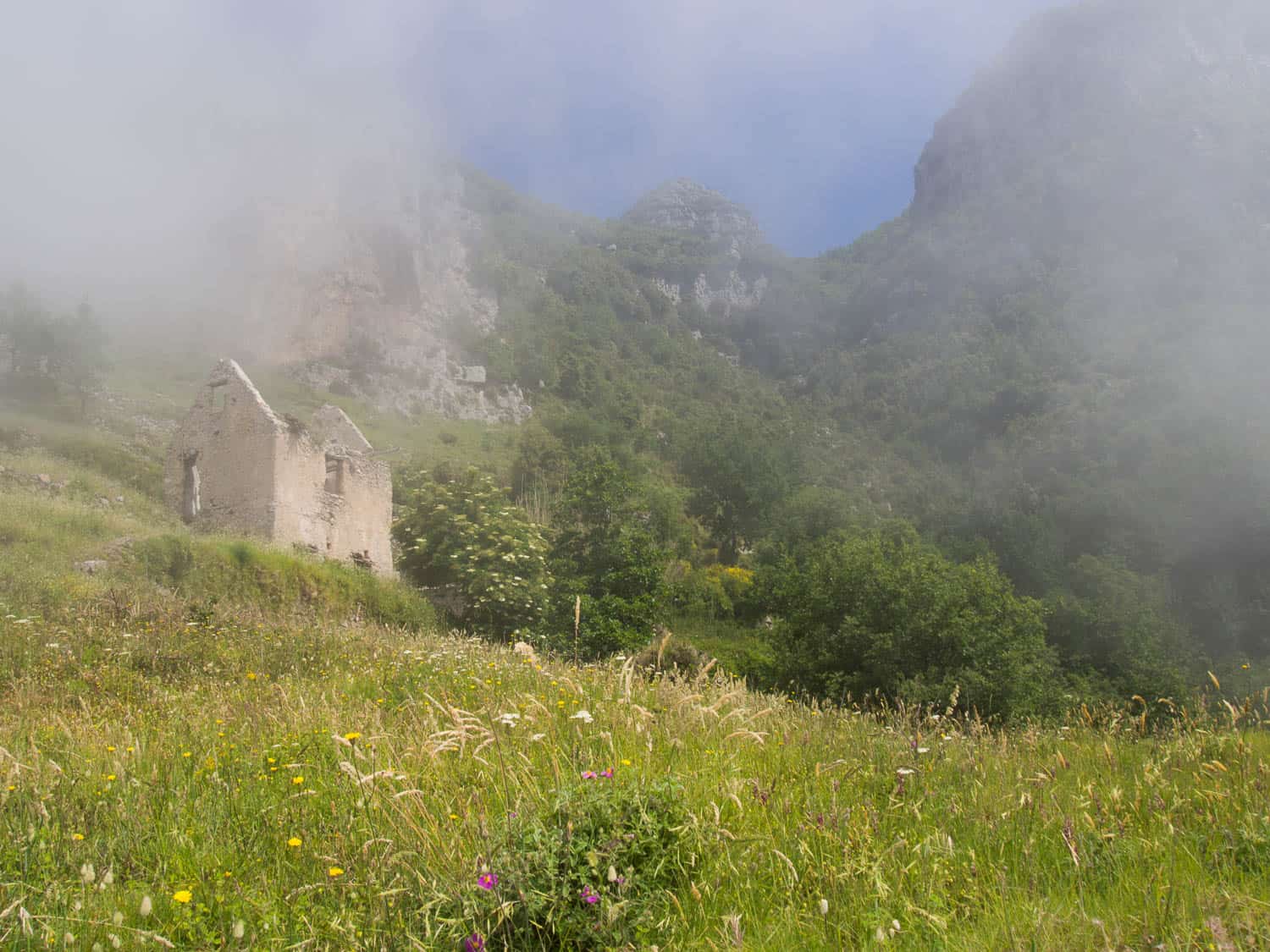 Abandoned house on the Path of the Gods trail in Italy