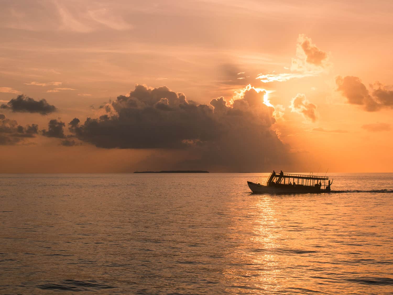 Sunset dhoni cruise at Reethi Beach Resort