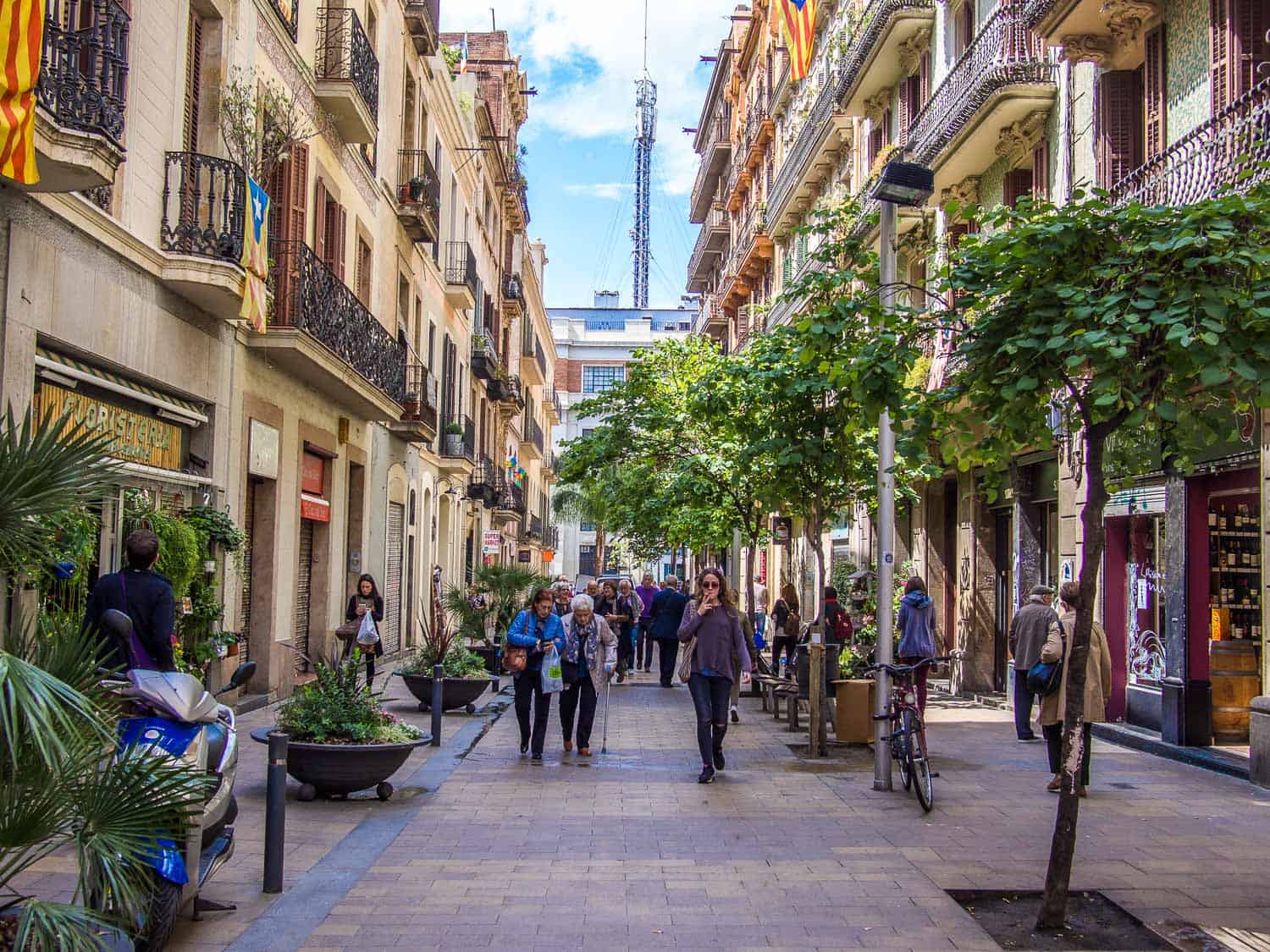 A house in the middle of Passeig de Gràcia