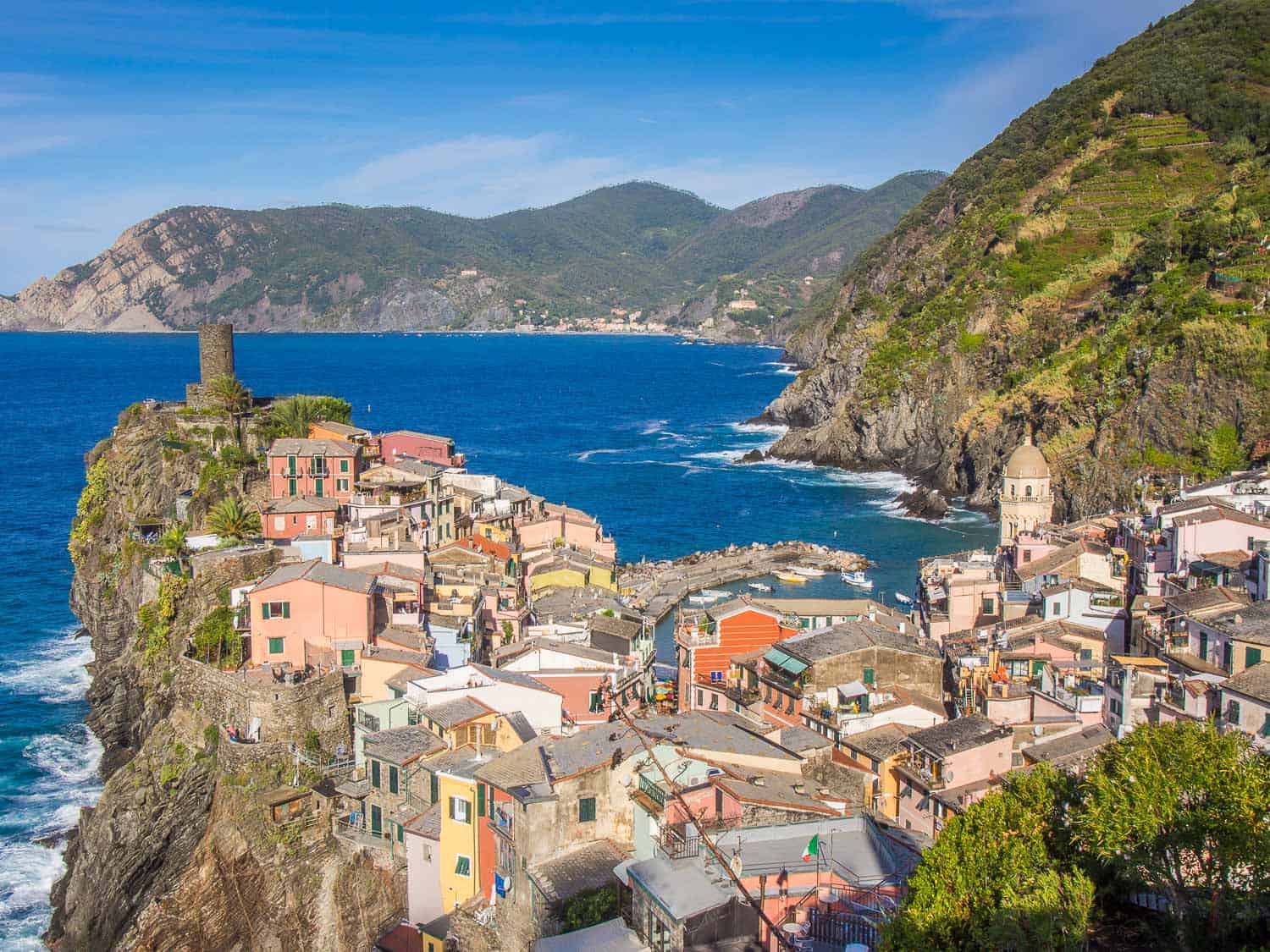 Walking into Vernazza from Corniglia, Cinque Terre