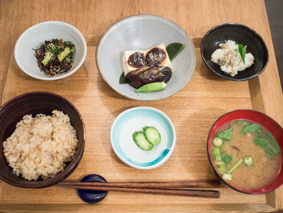 Seasonal set lunch with grilled tofu at Brown Rice Cafe, ideal for vegans in Tokyo, Japan