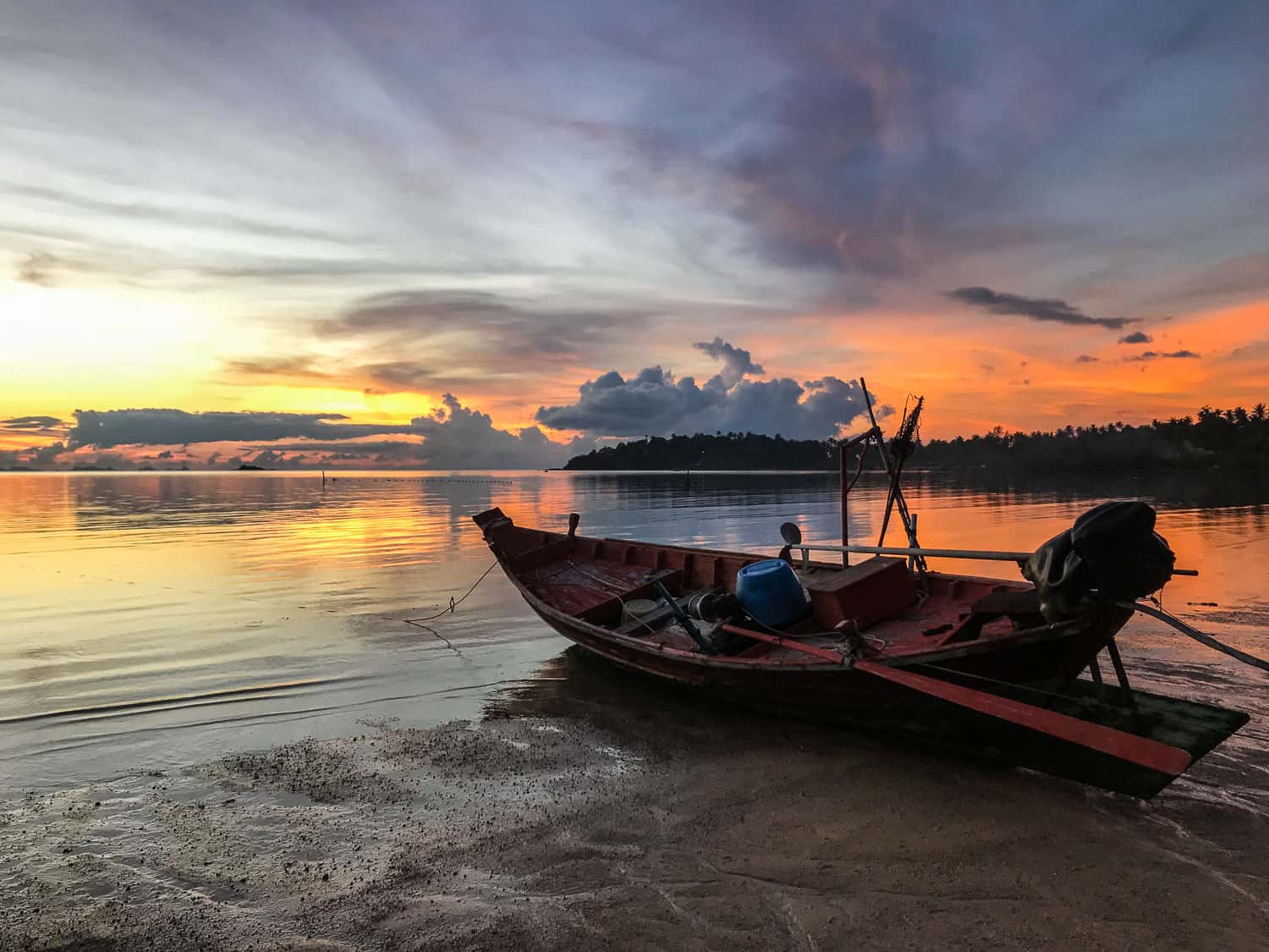 Digital nomad life on Koh Phangan in Thailand - sunset at Hin Kong Beach