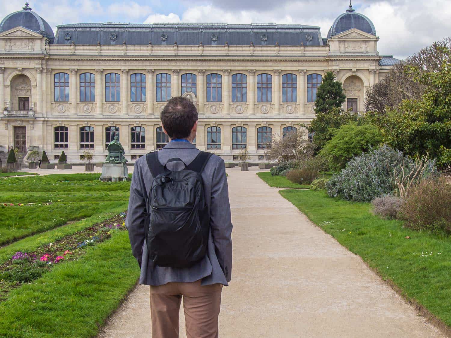 Tortuga Setout packable daypack review - Simon wearing the Setout Daypack in Paris