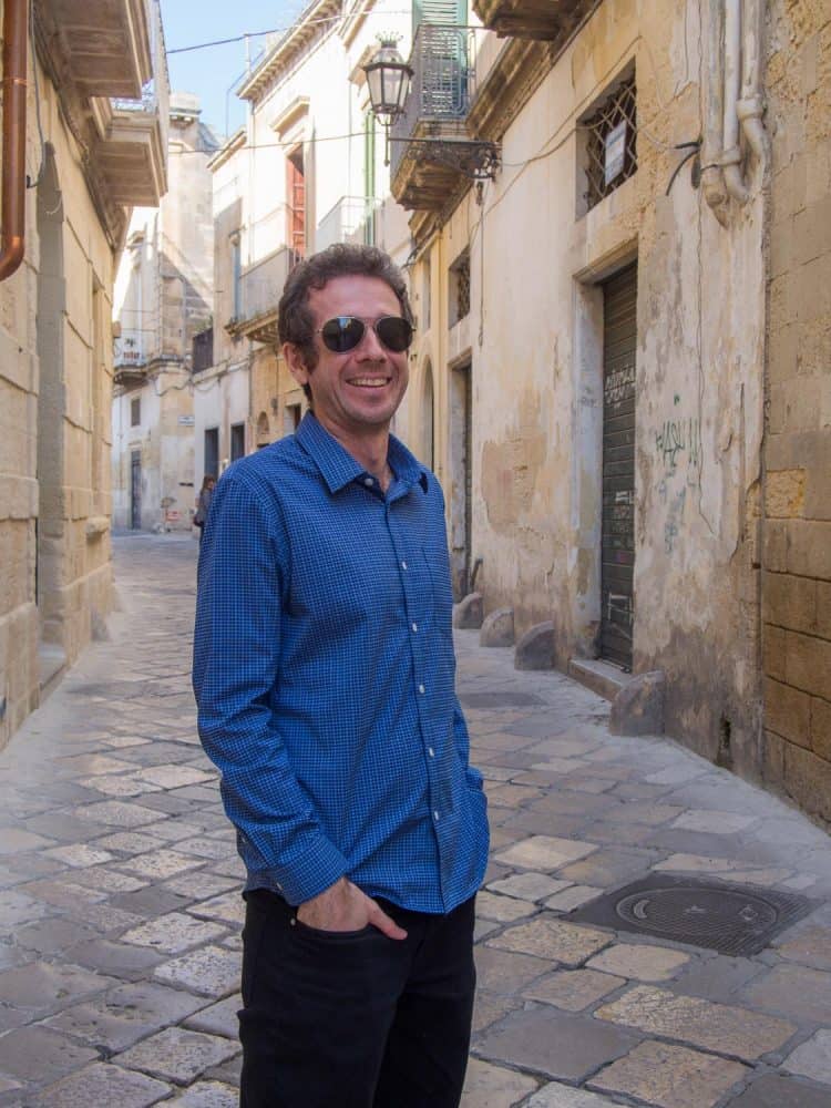 Simon in Lecce in the Bluffworks Meridian shirt