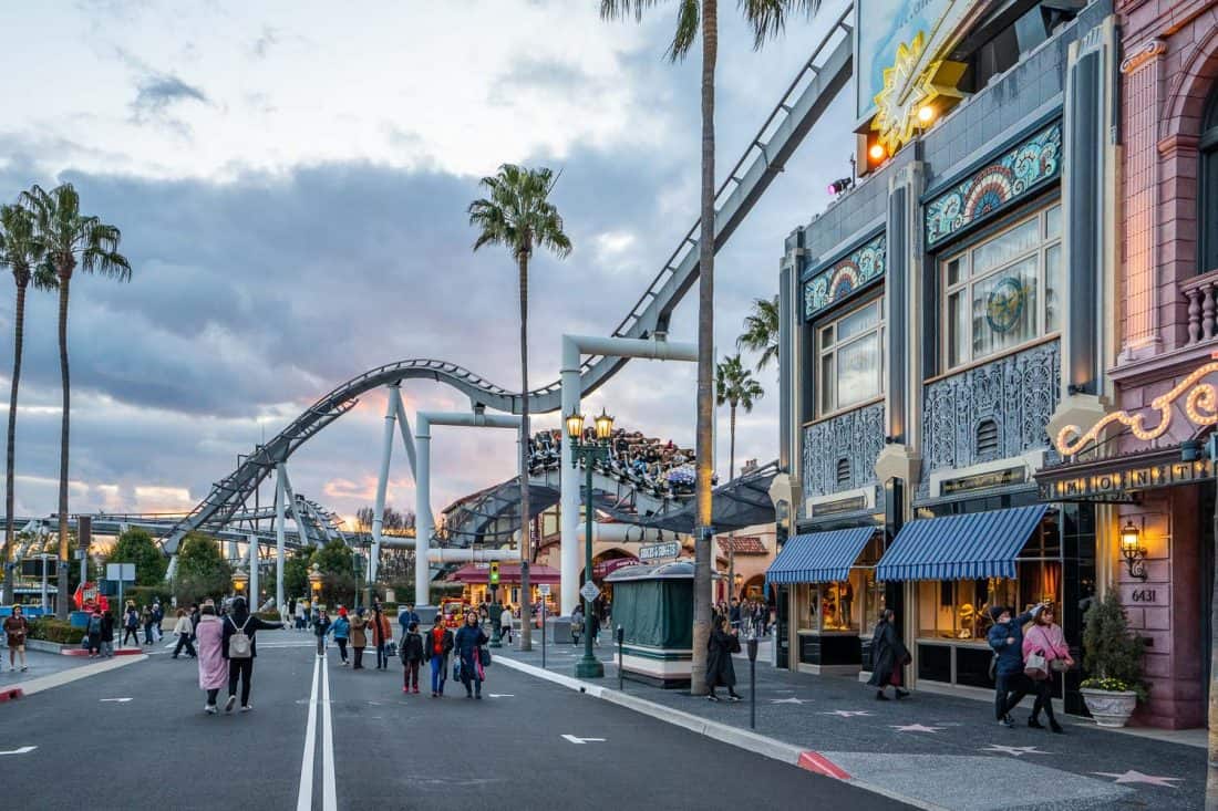 Hollywood Dream - The Ride passes through the streets of Hollywood at Universal Studios Japan