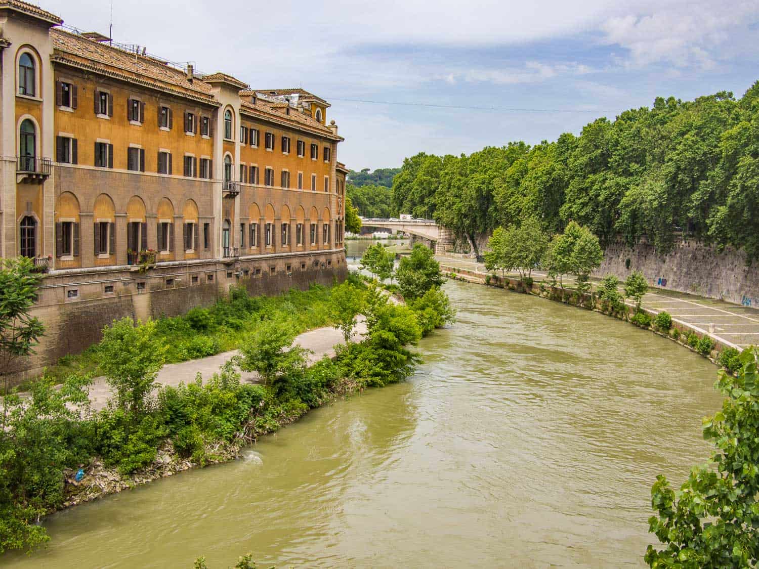 Tiber island in Rome connects Trastevere to the Jewish Ghetto