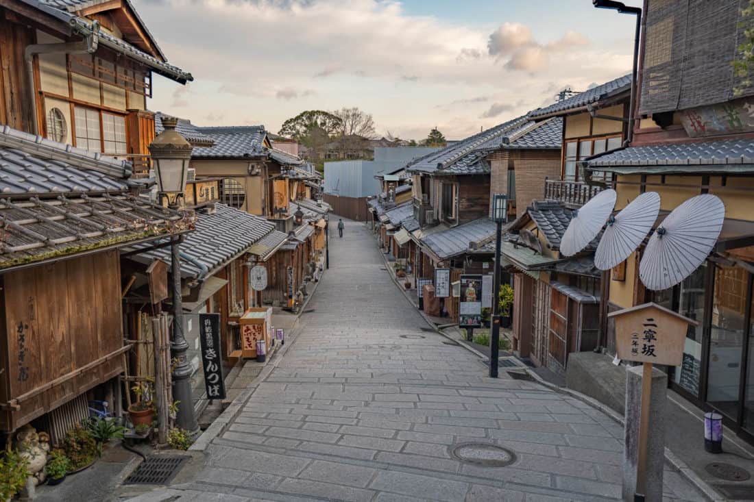 Ninenzaka early in the morning without the crowds, one of Kyoto's top attractions