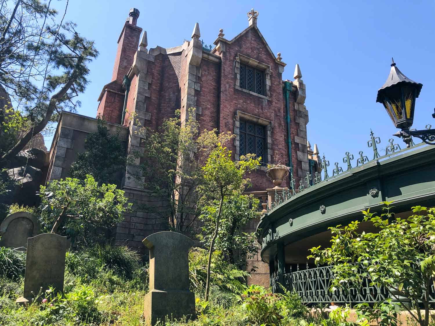 13 Best Tokyo Disneyland Rides For Adults