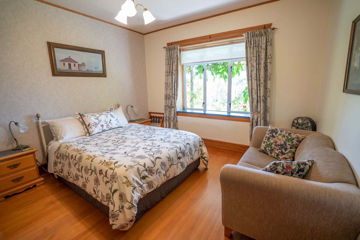 Double room at the Olde Mill House B&B in Renwick, Marlborough in New Zealand