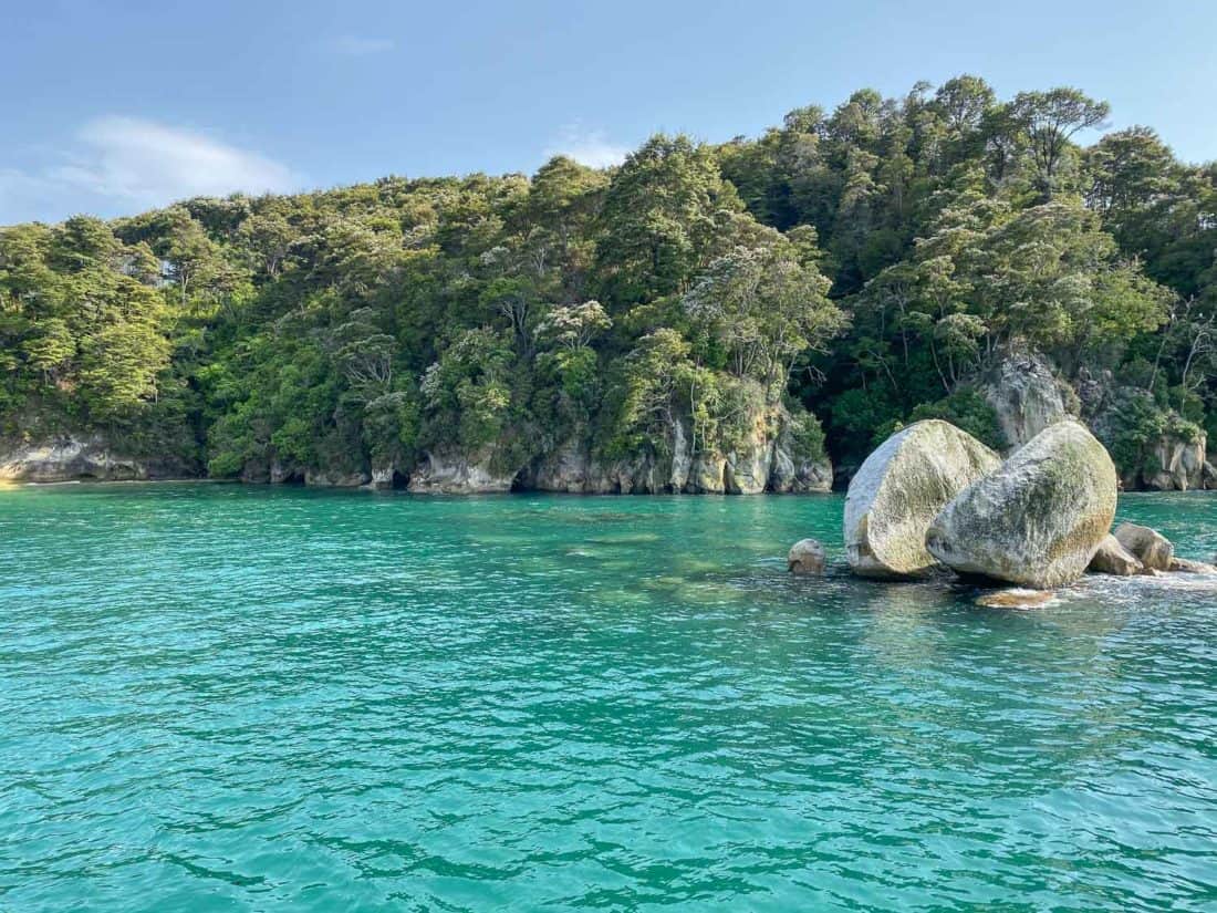 Split Apple Rock near Abel Tasman National Park, New Zealand