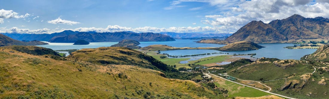 The view from the Lake Wanaka Lookout in the Diamond Lake Conservation Area, Lake Wanaka