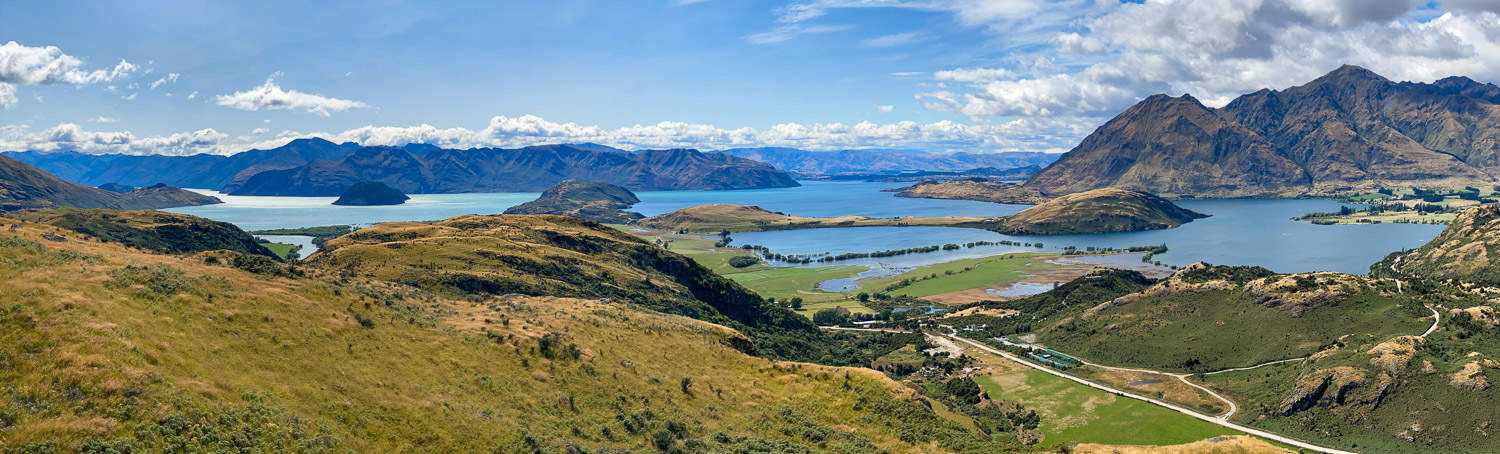 The view from the Lake Wanaka Lookout in the Diamond Lake Conservation Area, Lake Wanaka, New Zealand