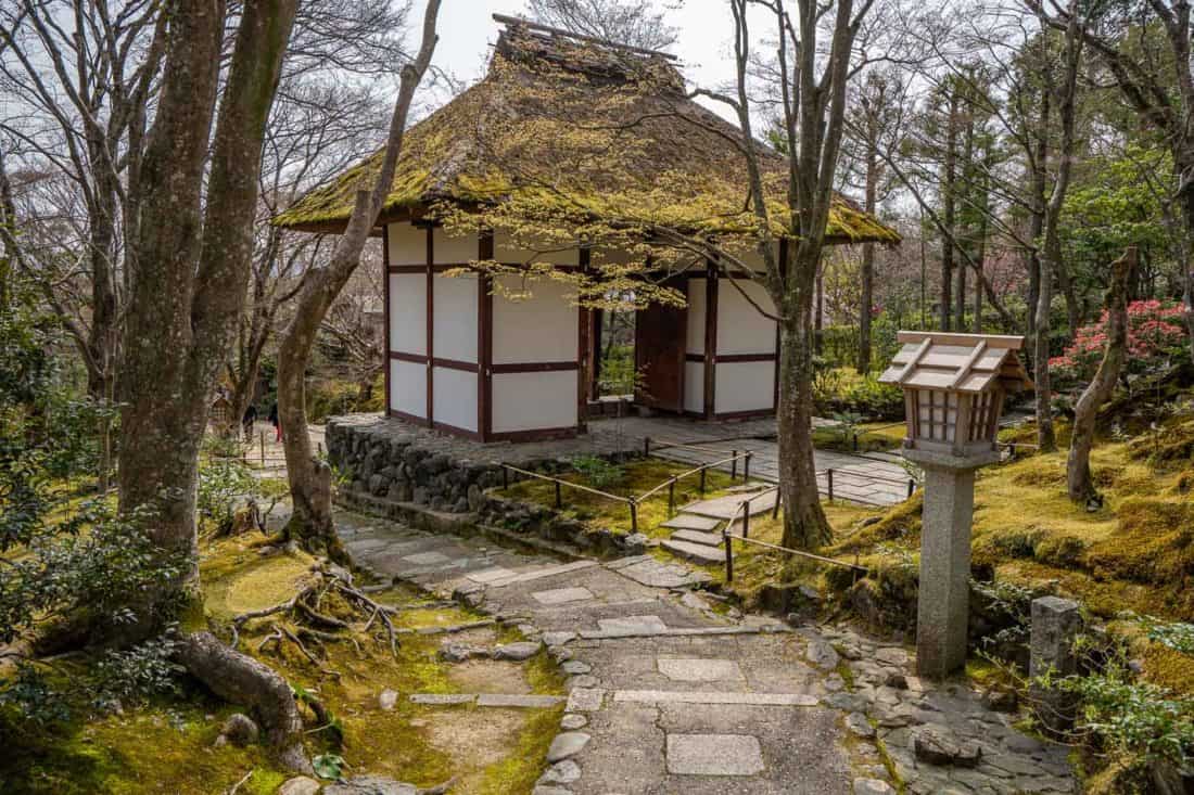 Thatched Niomon gate at Jojakko-ji temple in Arashiyama, Kyoto