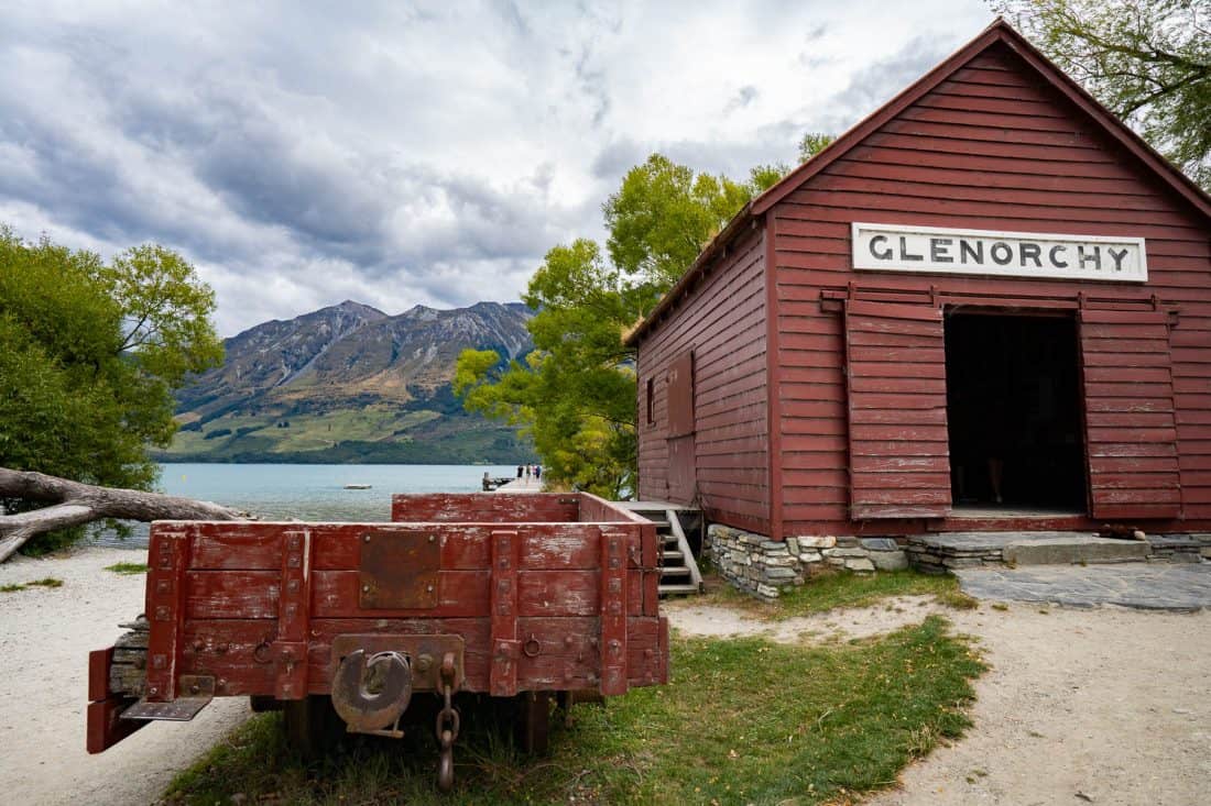 Red shed in Glenorchy
