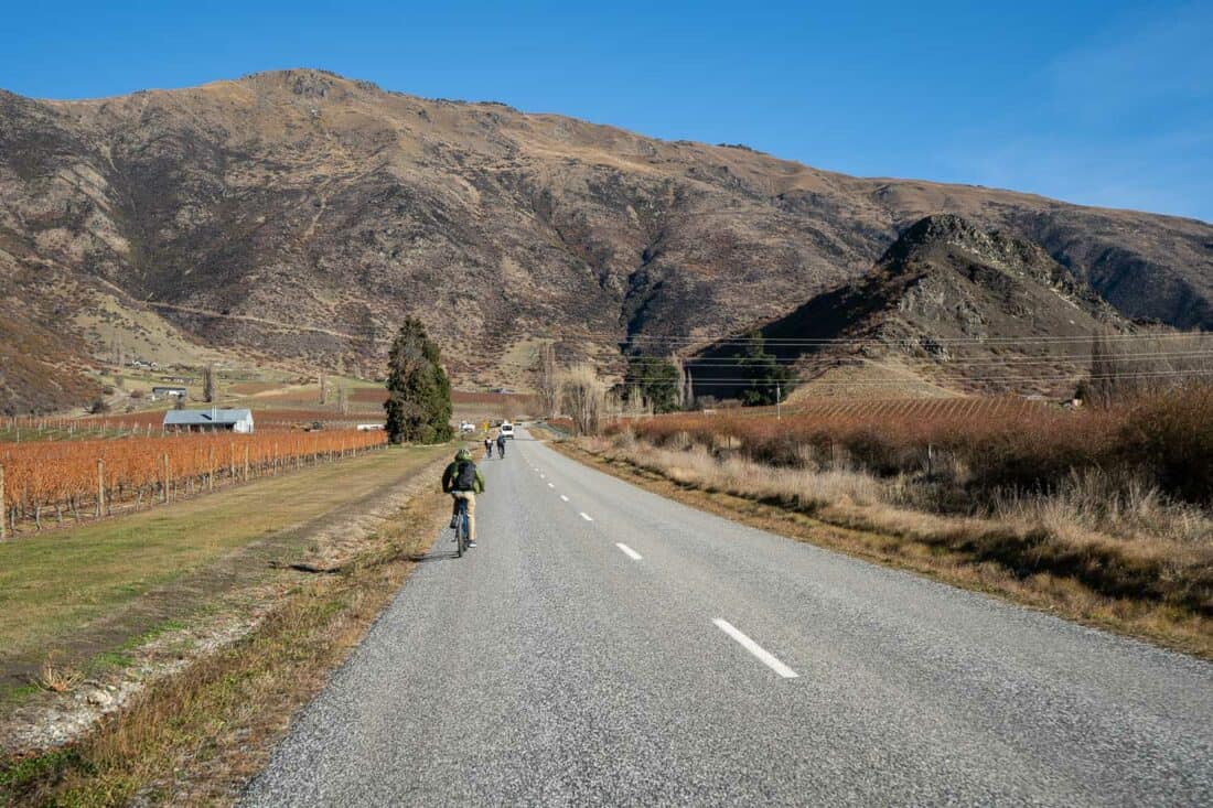 Cycling the Gibbston Back Road up to Brennan and Mt Rosa