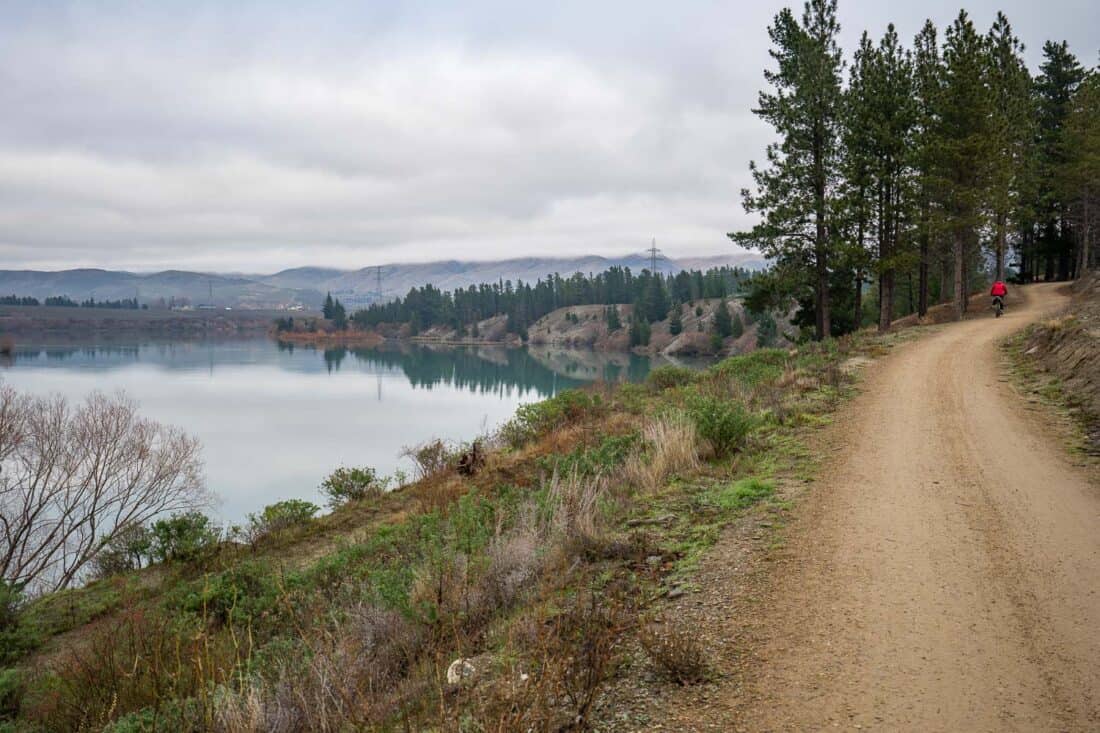 The Lake Dunstan Cycle Trail just outside Cromwell Heritage Precinct