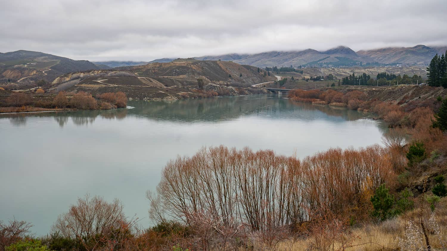 Lake Dunstan Cycle Trail in early winter