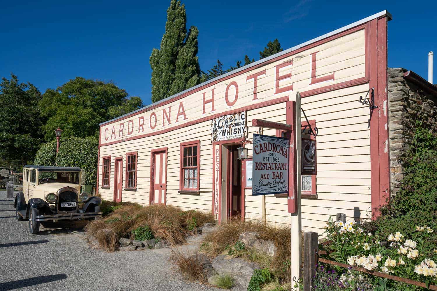 Cardrona Hotel, one of the oldest pubs in New Zealand